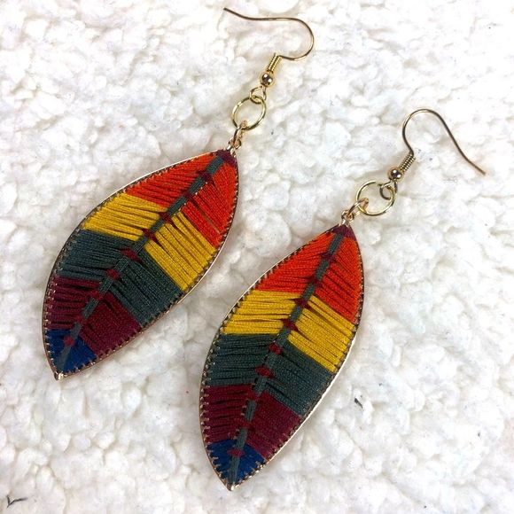 Leaf earrings fall colored threading, super cute! - Picture 2 of 5